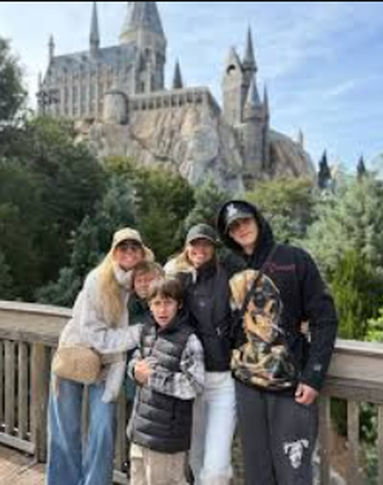 Pampita y Barbie Simons en Disney Pampita y Barbie Simons en Disney