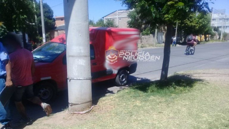 Atraparon a un adolescente robando paquetes de una camioneta de Andreani