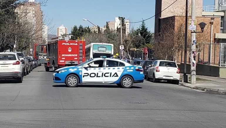 Susto por un principio de incendio en un colectivo Pehuenche