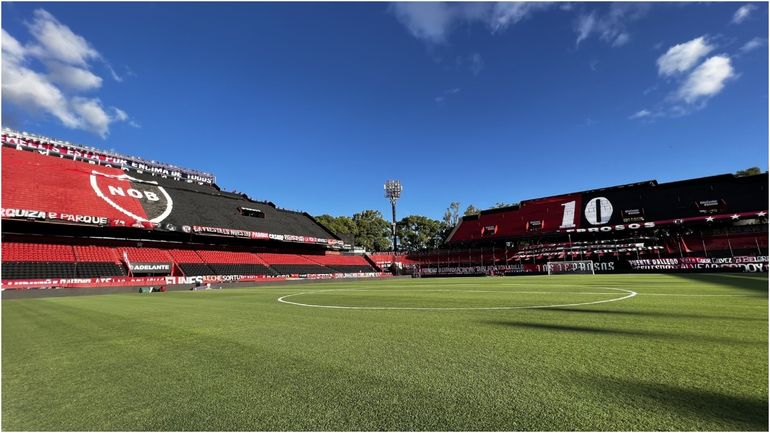 La escandalosa decisión de Newells con chicos de 9 años por tomarse una foto con una estrella de Rosario Central