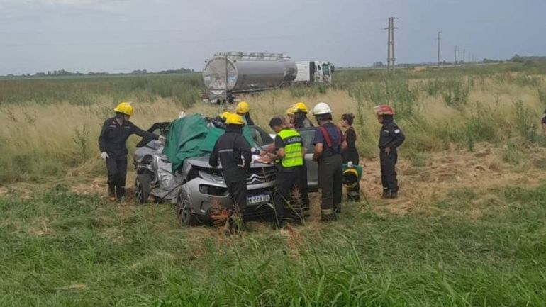 Una pareja de Neuquén falleció al chocar con un camión en provincia de Buenos Aires