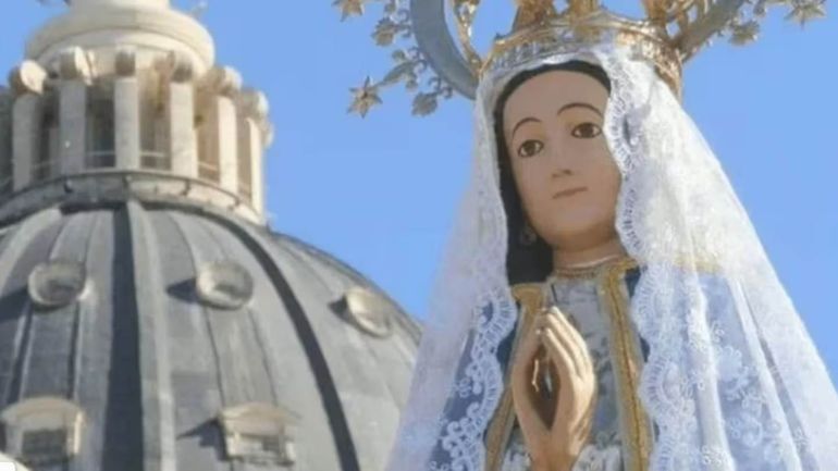 Insólito: le robaron una virgen a dos abuelos y después pidieron rescate para devolverla