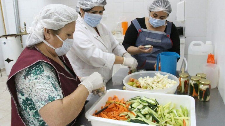 Los emprendedores produjeron más de  3 mil conservas