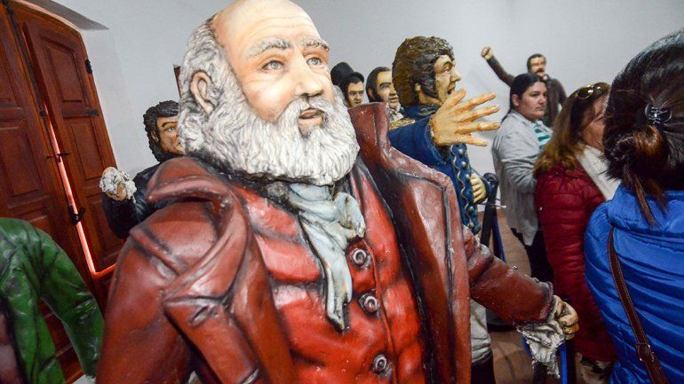 Los próceres que se pueden ver en la réplica de la Casa de Tucumán en Senillosa.