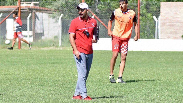 El Rojo entrenó con nuevo DT en la semana y sueña con la remontada.