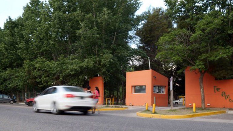 Anularon la condena de los profes de remo acusados de quemar a un chico con un fierro