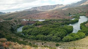 Río Limay Ruta 40