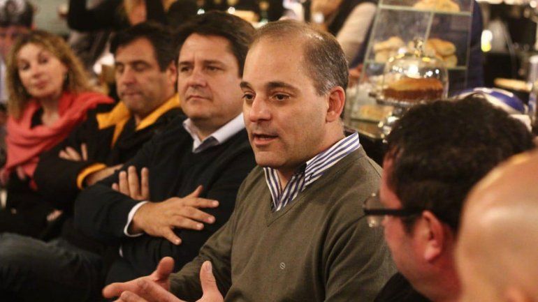 Baggio denunció a Bermúdez por no respetar la licencia política