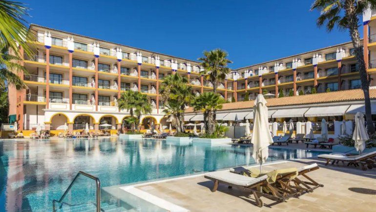 Viral: hotel lujoso ofrece 4 mil euros por hospedarse en él.