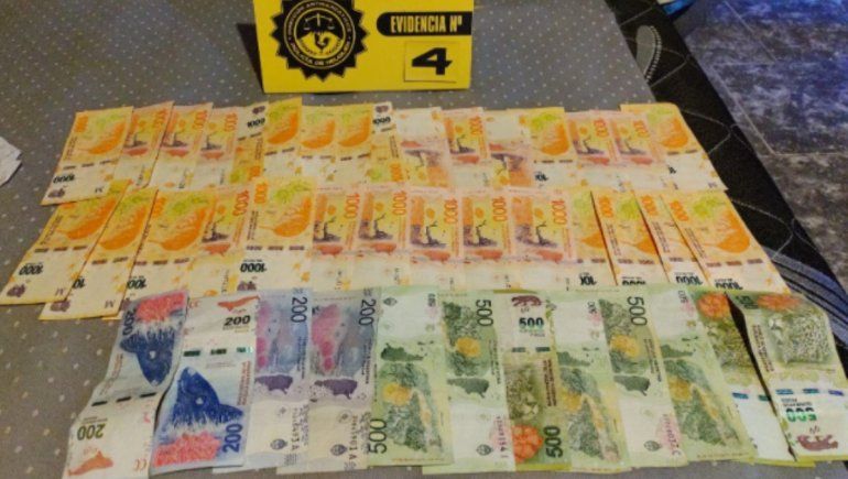Dieron con marihuana, cocaína y $65 mil al allanar un kiosco narco