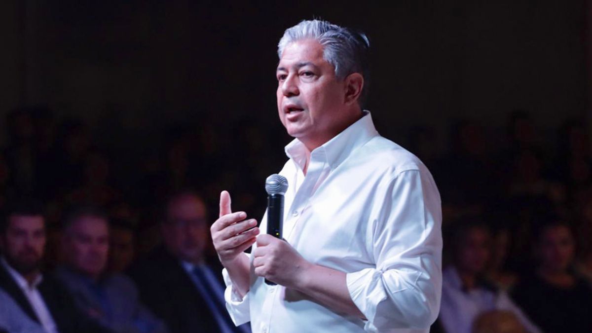 Rolando Figueroa, los armados políticos y un 2025 cada vez más cercano