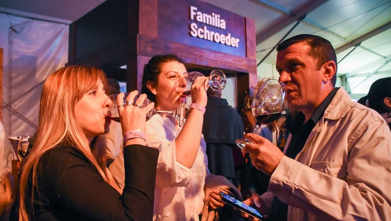 Las bodegas del Alto Valle se lucieron en el Salón de Vinos & Gastronomía