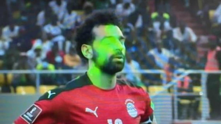 La utilización de láseres que afectó a Egipto: la FIFA inició una investigación