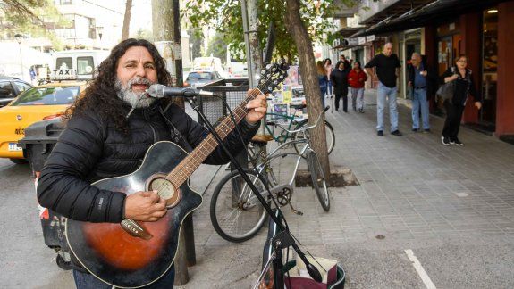 Un artista solidario y con conciencia.Siempre entendí la discapacidad como la distancia que hay entre lo que no puedo hacer, lo que me han dicho que no puedo hacer y las herramientas que tengo para hacerlo, reflexionó el músico. &nbsp;