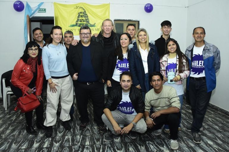 La Libertada Avanza en Neuquén no tendrá internas partidarias. Se consolidó la lista de Nadia Márquez y Brenda Buchiniz renunció a esa posibilidad de llevar candidatos para la conducción partidaria.