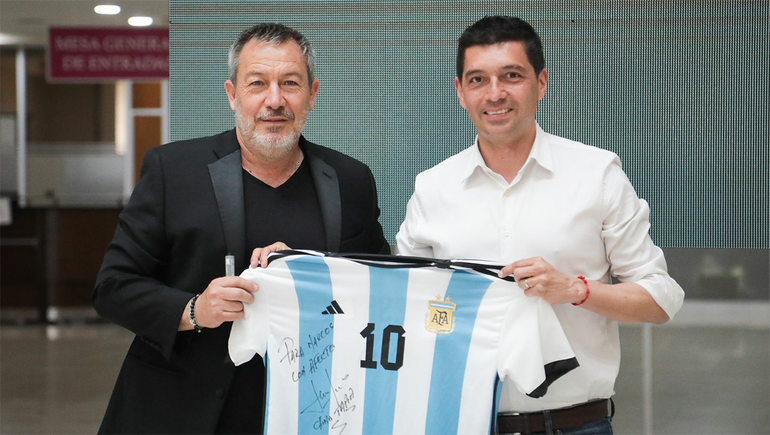 El Chino Tapia dio una charla abierta en la Legislatura neuquina