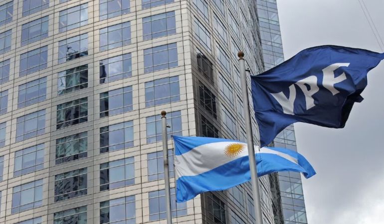 Juicio por YPF: la Justicia de Estados Unidos suspendió todas las demandas contra Argentina