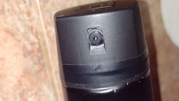 le puso una camara en un supuesto aromatizador de bano para espiarla le puso una camara en un supuesto aromatizador de bano para espiarla