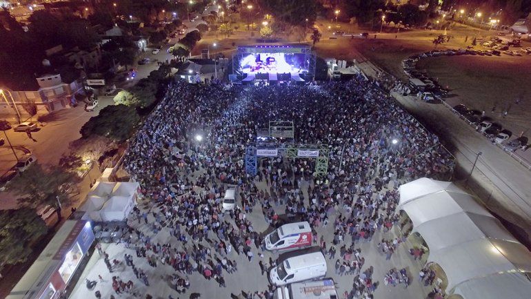 Plottier abre su expo y promete música y color