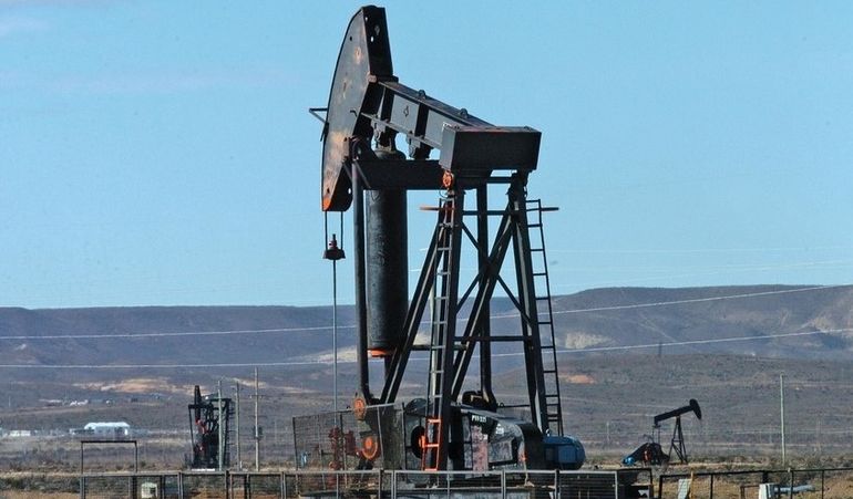 La crisis del petróleo es clave, con mucha gente que se va de Comodoro Rivadavia a otros lugares de la Patagonia o del resto de la Argentina.