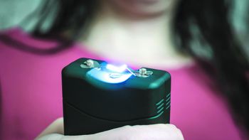 un nene de santa cruz salio a hacer compras y volvio aterrado: una mujer lo amenazo con una picana un nene de santa cruz salio a hacer compras y volvio aterrado: una mujer lo amenazo con una picana