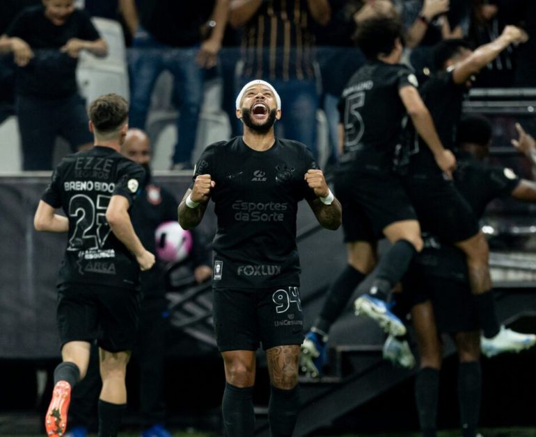 Depay, la estrella del Corinthians, llega encendido contra Racing Depay, la estrella del Corinthians, llega encendido contra Racing