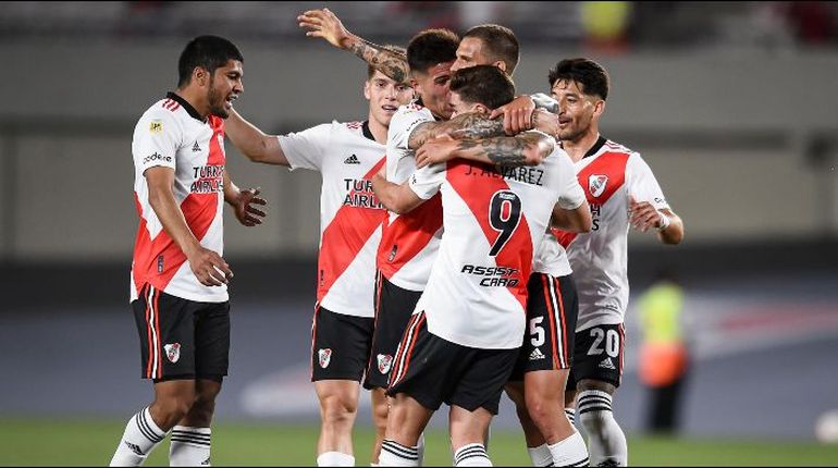 River visita a Estudiantes y va por el récord: Hora, TV y formaciones