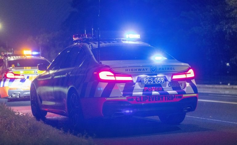 Un tirador causó terror en Australia: disparó al menos 50 veces desde un edificio e hirió a 20 personas Un tirador causó terror en Australia: disparó al menos 50 veces desde un edificio e hirió a 20 personas