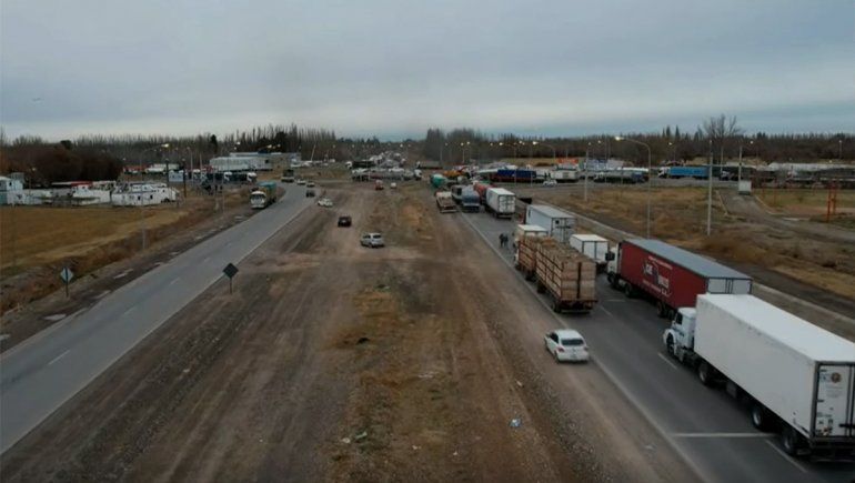 Transportistas harán cortes intermitentes en los puentes de Ruta 22