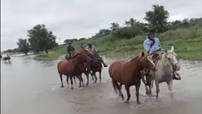 Para poder llegar a Puerto Madryn antes de la noche de vigilia del 2 de Abril, los jinetes planificaron el recorrido minuciosamente. Para poder llegar a Puerto Madryn antes de la noche de vigilia del 2 de Abril, los jinetes planificaron el recorrido minuciosamente. 