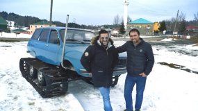 Un hombre en Turqu&iacute;a adapt&oacute; un sistema de orugas a su&nbsp;Renault 12.