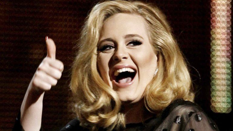 La exitosa cantante bajó del primer lugar al Gangnam Style de Psy.