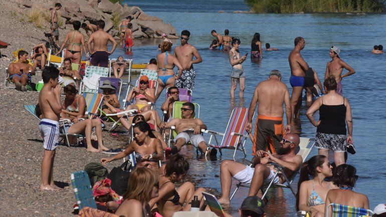 Los neuquinos disfrutaron de los balnearios en el comienzo del año