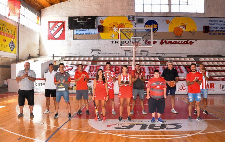 Figuras de ayer y de hoy de distintas disciplinas de Independiente