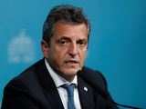 Foto de archivo - El ministro de Economía argentino, Sergio Massa, habla en conferencia de prensa en Buenos Aires, Argentina. Ene 23, 2023. REUTERS/Agustin Marcarian