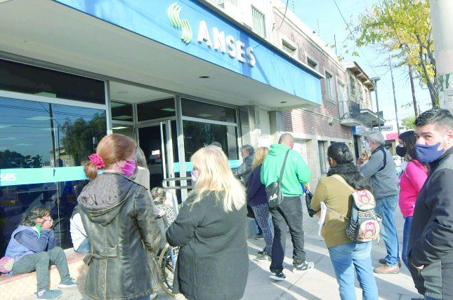 Es para que se jubilen las mujeres que no tienen los 30 años de aportes.