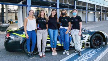 historico: el primer equipo femenino del automovilismo argentino historico: el primer equipo femenino del automovilismo argentino
