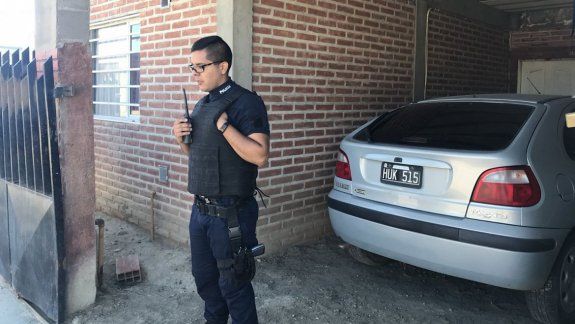 En un principio, el hombre de 40 años, que está detenido, denunció a la Policía que la familia había sufrido un robo.