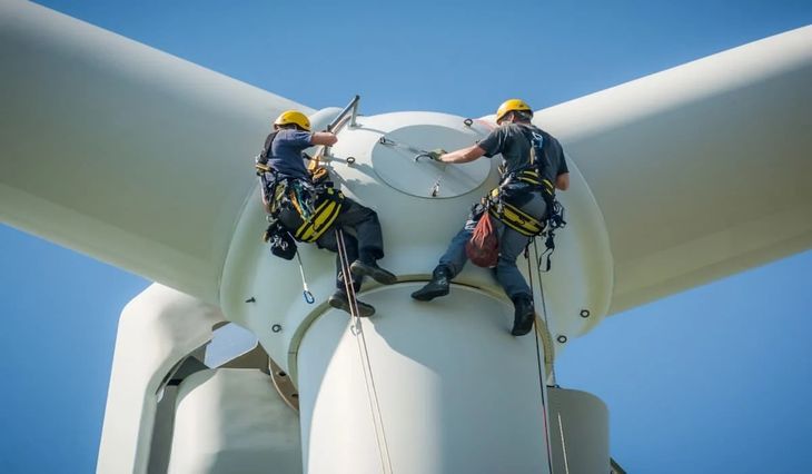 La mano de obra es uno de los cuellos de botella de la transición energética. La mano de obra es uno de los cuellos de botella de la transición energética.