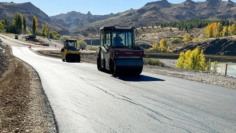 La obra de asfalto de esta ruta del norte neuquino era muy esperada.