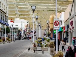 El centro comercial de Comodoro Rivadavia. El centro comercial de Comodoro Rivadavia.