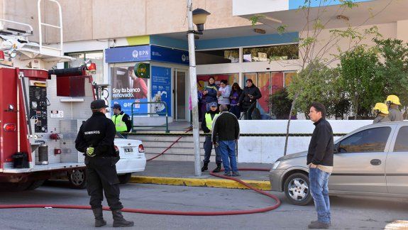 Ex trabajadoras de la Muni amenazaron con prenderse fuego