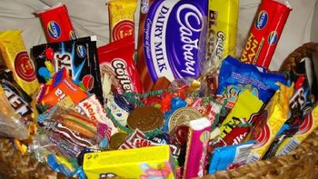 Durante la Semana de la Dulzura se regalan chocolates, caramelos, chupetines y otras golosinas. Durante la Semana de la Dulzura se regalan chocolates, caramelos, chupetines y otras golosinas.
