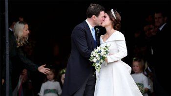 boda real: la nieta menor de isabel ii se caso con un mozo