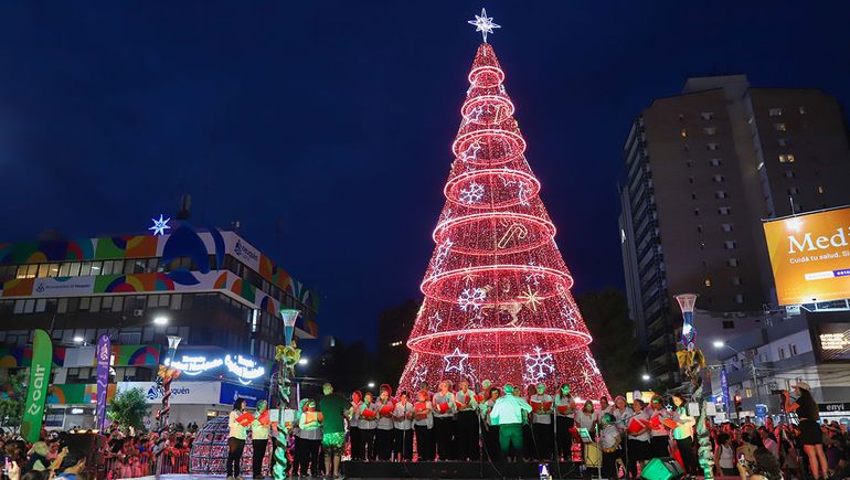 Neuquén Capital Navideña: se encendieron las luces del árbol y comenzaron las actividades, sorpresas y festejos