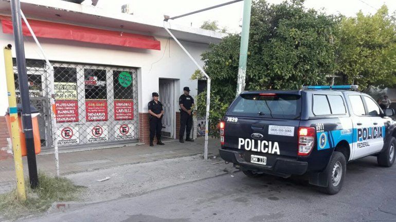 El prostíbulo funcionaba en Tierra del Fuego al 300. Se secuestraron elementos de interés para la causa.