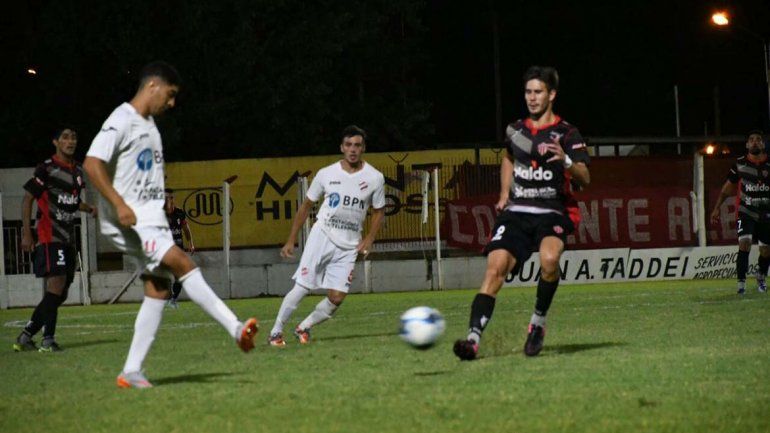 Paliza en Lincoln: El Rojo pierde por goleada ante Rivadavia por 4 a 0