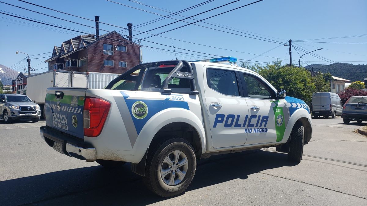 La acusó de patear a su bebé