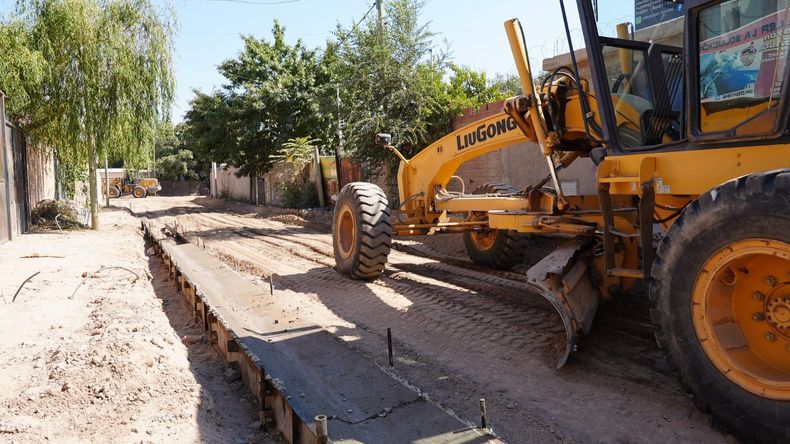 Una espera de 20 años: Neuquén avanza con los servicios en La Familia, con el 70% de la obra ejecutada | LM Neuquen Una espera de 20 años: Neuquén avanza con los servicios en La Familia, con el 70% de la obra ejecutada