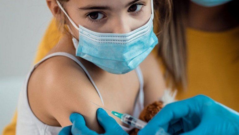 Pfizer se prepara para dar 3° dosis a menores de 5 años